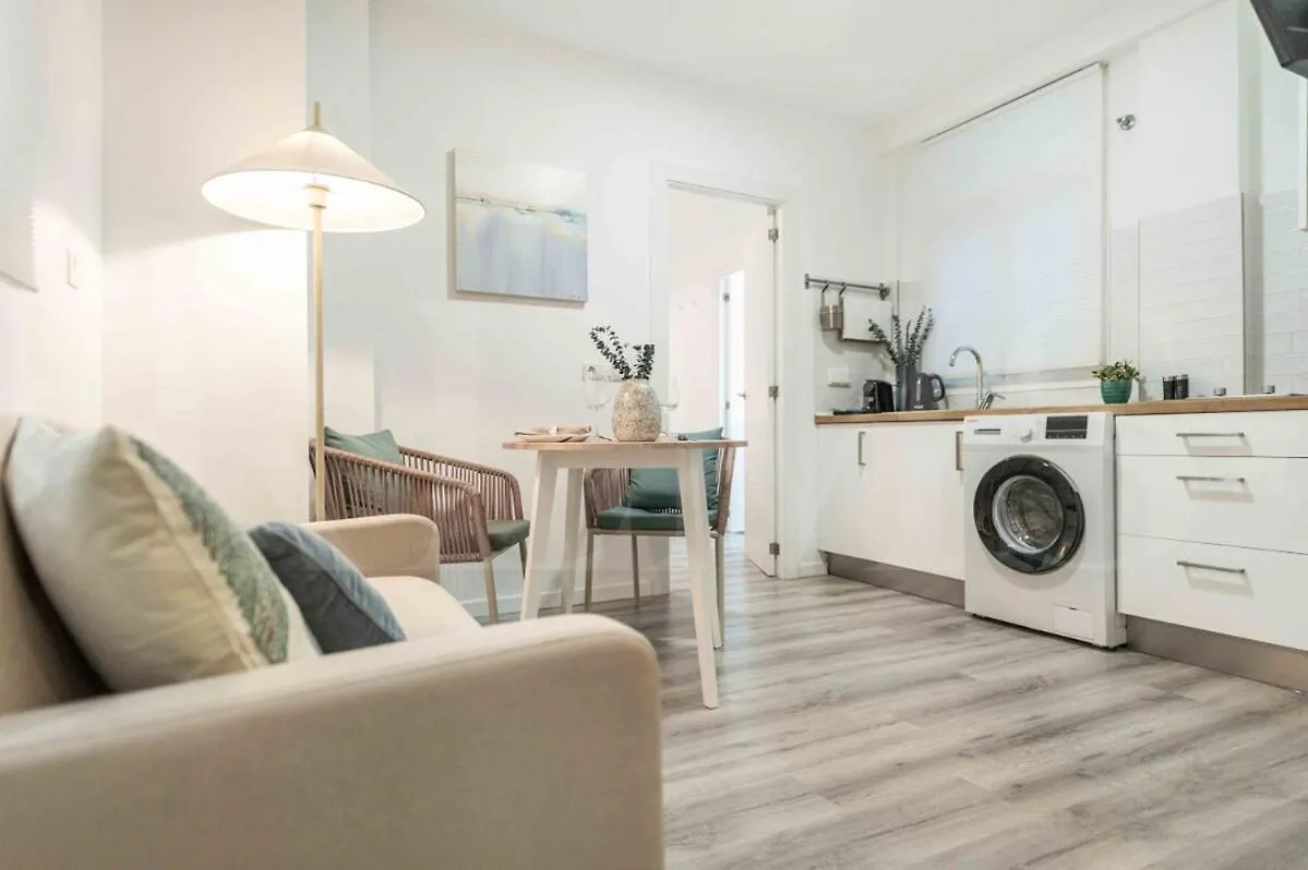 Cozy Apartment In Malagas Historic Center Rems